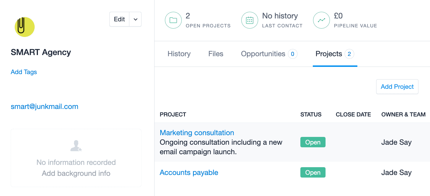 O registro da organização vinculada é exibido com a guia Projetos selecionada. São listados dois projetos para essa organização.