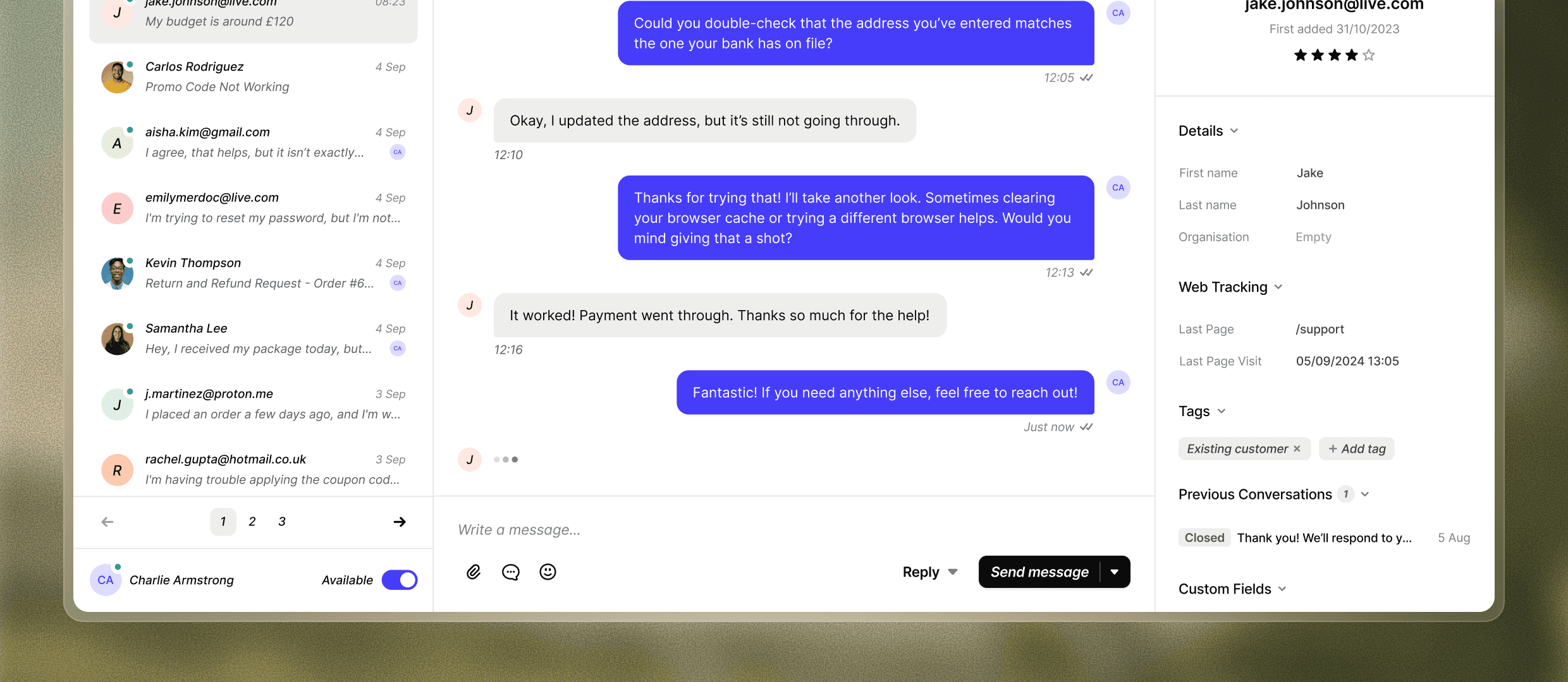 Utilisez l'outil Conversations alimenté par l'IA pour gérer les demandes des clients et les ventes.