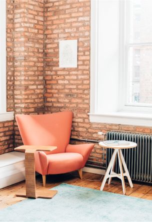 l'endroit le plus confortable pour travailler au bureau (une chaise confortable).