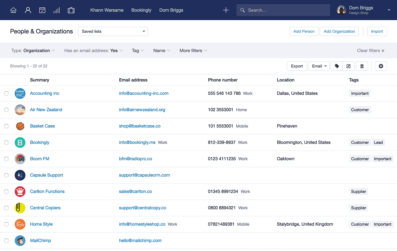 une liste de personnes et d'entreprises dans Capsule